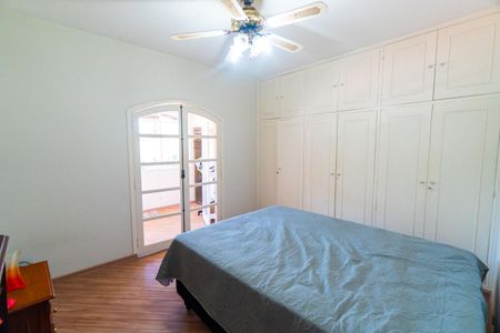 Casa à venda com 450m², 4 quartos e 2 vagas Casa à venda com 450m², 4 quartos e 2 vagasSuite 2