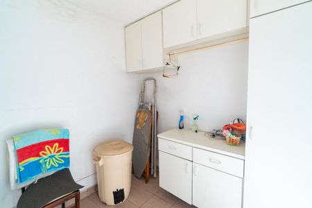 Casa à venda com 450m², 4 quartos e 2 vagas Casa à venda com 450m², 4 quartos e 2 vagasQuarto de Serviço