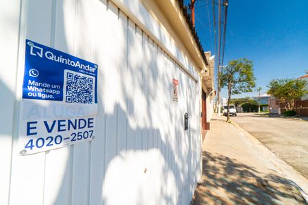 Casa à venda com 450m², 4 quartos e 2 vagas Casa à venda com 450m², 4 quartos e 2 vagasPlaquinha