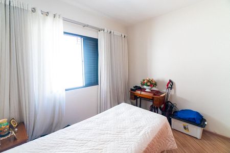 Casa à venda com 450m², 4 quartos e 2 vagas Casa à venda com 450m², 4 quartos e 2 vagasQuarto 2