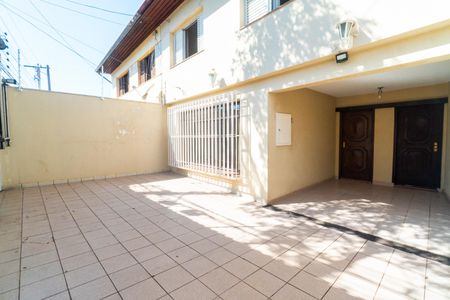 Casa à venda com 450m², 4 quartos e 2 vagas Casa à venda com 450m², 4 quartos e 2 vagasGaragem