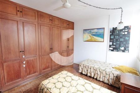 Apartamento à venda com 4 quartos, 210m² em Icaraí, Niterói