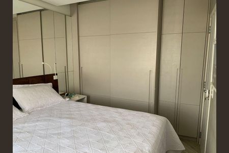 Apartamento à venda com 74m², 2 quartos e 1 vaga