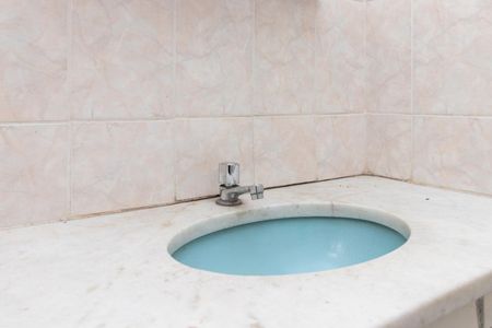 Casa à venda com 172m², 2 quartos e 1 vagaBanheiro