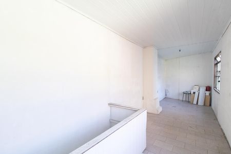 Casa à venda com 172m², 2 quartos e 1 vagaFundos