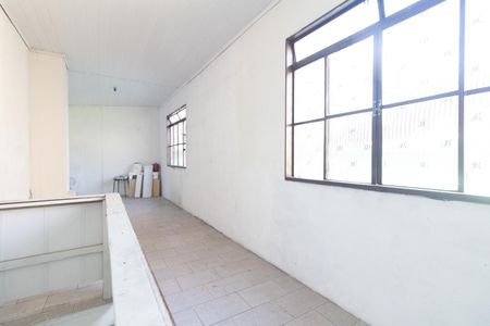 Casa à venda com 172m², 2 quartos e 1 vagaFundos