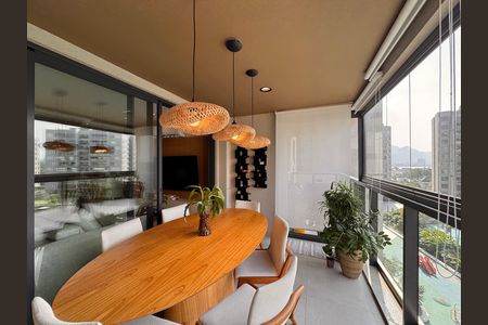 Apartamento à venda com 77m², 2 quartos e 1 vaga