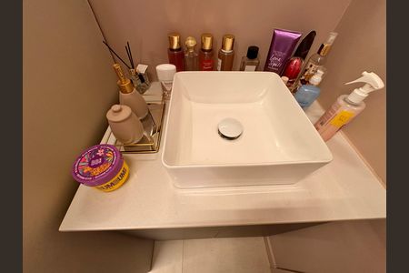 Apartamento à venda com 77m², 2 quartos e 1 vaga