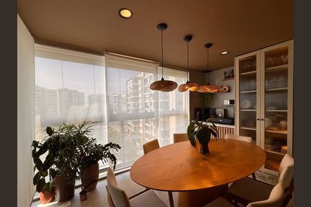 Apartamento à venda com 77m², 2 quartos e 1 vaga
