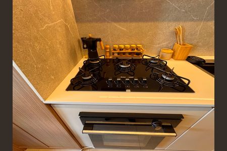Apartamento à venda com 77m², 2 quartos e 1 vaga