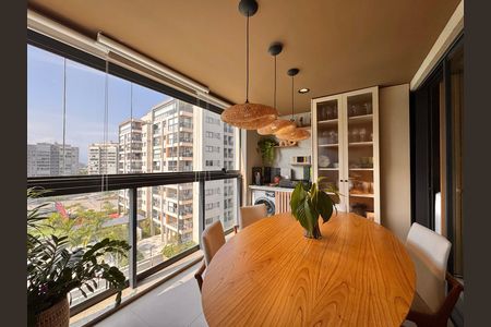 Apartamento à venda com 77m², 2 quartos e 1 vaga