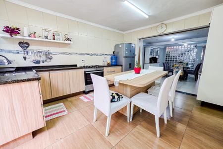 Casa à venda com 251m², 4 quartos e 2 vagas Casa à venda com 251m², 4 quartos e 2 vagasCozinha