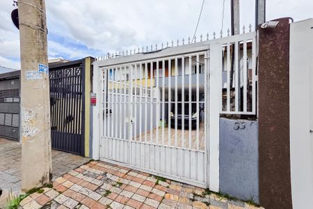 Casa à venda com 251m², 4 quartos e 2 vagas Casa à venda com 251m², 4 quartos e 2 vagasFachada
