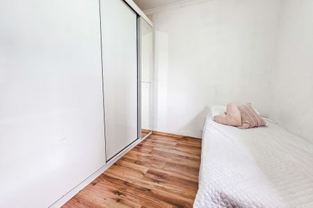 Casa à venda com 251m², 4 quartos e 2 vagas Casa à venda com 251m², 4 quartos e 2 vagasQuarto