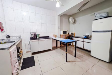Casa à venda com 251m², 4 quartos e 2 vagas Casa à venda com 251m², 4 quartos e 2 vagasÁrea comum