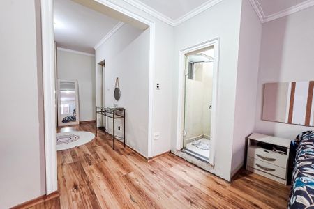 Casa à venda com 251m², 4 quartos e 2 vagas Casa à venda com 251m², 4 quartos e 2 vagasSuíte