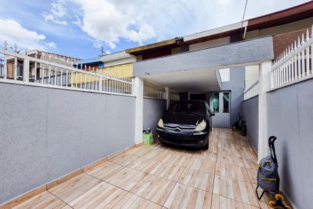 Casa à venda com 251m², 4 quartos e 2 vagas Casa à venda com 251m², 4 quartos e 2 vagasGaragem