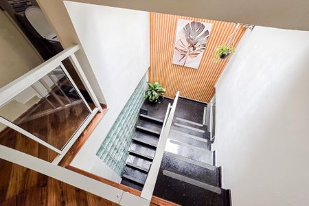 Casa à venda com 251m², 4 quartos e 2 vagas Casa à venda com 251m², 4 quartos e 2 vagasCorredor