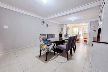 Casa à venda com 251m², 4 quartos e 2 vagas Casa à venda com 251m², 4 quartos e 2 vagasCopa