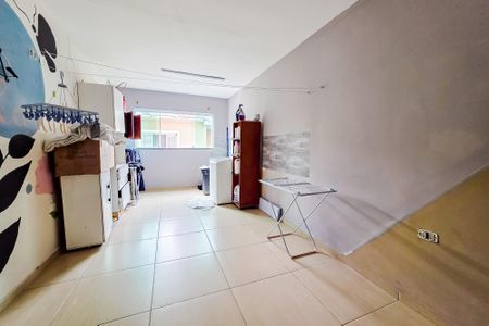 Casa à venda com 251m², 4 quartos e 2 vagas Casa à venda com 251m², 4 quartos e 2 vagasÁrea comum