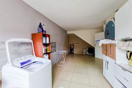 Casa à venda com 251m², 4 quartos e 2 vagas Casa à venda com 251m², 4 quartos e 2 vagasÁrea comum