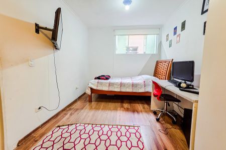 Casa à venda com 251m², 4 quartos e 2 vagas Casa à venda com 251m², 4 quartos e 2 vagasQuarto 2