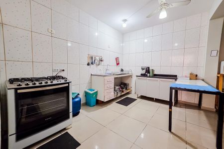 Casa à venda com 251m², 4 quartos e 2 vagas Casa à venda com 251m², 4 quartos e 2 vagasÁrea comum