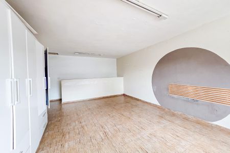 Casa à venda com 251m², 4 quartos e 2 vagas Casa à venda com 251m², 4 quartos e 2 vagasÁrea comum