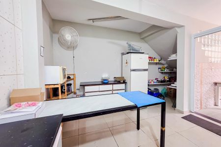 Casa à venda com 251m², 4 quartos e 2 vagas Casa à venda com 251m², 4 quartos e 2 vagasÁrea comum