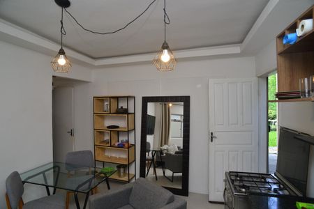 Sala de kitnet/studio para alugar com 1 quarto, 31m² em Barra da Tijuca, Rio de Janeiro