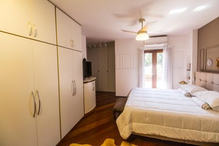 Casa de condomínio para alugar com 700m², 4 quartos e 7 vagasSuíte 1