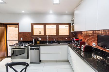 Casa de condomínio para alugar com 700m², 4 quartos e 7 vagasCozinha