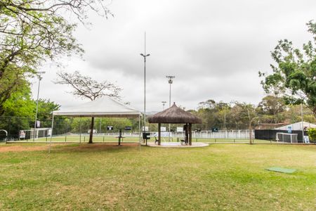 Casa de condomínio para alugar com 700m², 4 quartos e 7 vagasQuadra Esportiva
