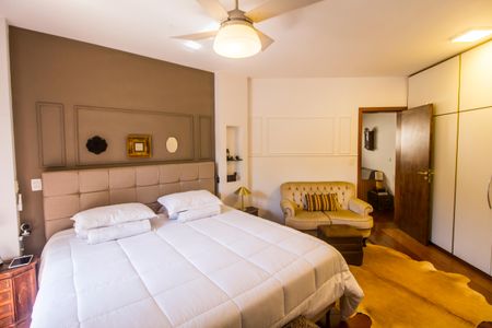 Casa de condomínio para alugar com 700m², 4 quartos e 7 vagasSuíte 1