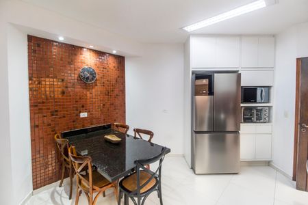 Casa de condomínio para alugar com 700m², 4 quartos e 7 vagasCopa