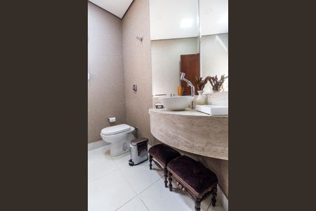 Casa de condomínio para alugar com 700m², 4 quartos e 7 vagasLavabo
