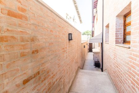 Casa de condomínio para alugar com 700m², 4 quartos e 7 vagasCorredor