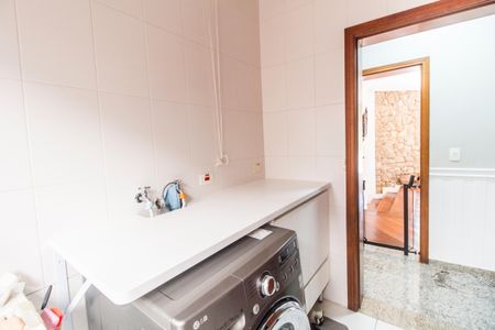 Casa de condomínio para alugar com 700m², 4 quartos e 7 vagasÁrea de Serviço