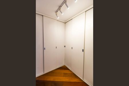 Casa de condomínio para alugar com 700m², 4 quartos e 7 vagasSuíte 1
