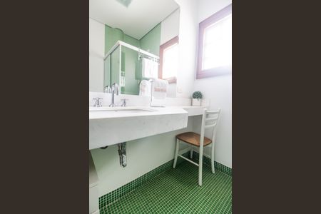 Casa de condomínio para alugar com 700m², 4 quartos e 7 vagasBanheiro da Suíte