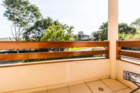 Casa de condomínio para alugar com 700m², 4 quartos e 7 vagasVaranda