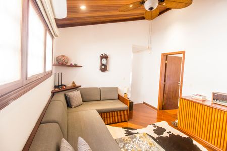Casa de condomínio para alugar com 700m², 4 quartos e 7 vagasSala