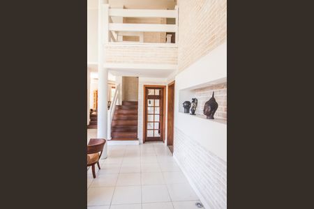 Casa de condomínio para alugar com 700m², 4 quartos e 7 vagasEntrada