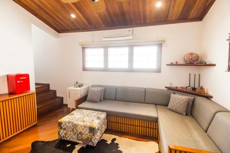 Casa de condomínio para alugar com 700m², 4 quartos e 7 vagasSala 