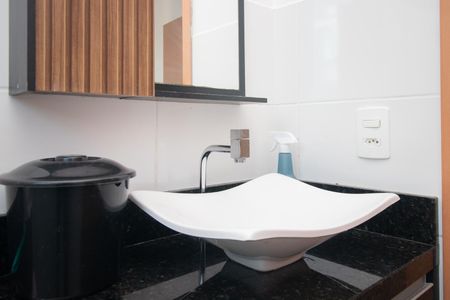 Apartamento para alugar com 46m², 2 quartos e 1 vaga Apartamento para alugar com 46m², 2 quartos e 1 vagaBanheiro