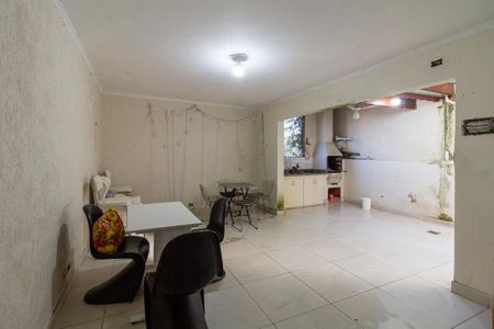 Casa à venda com 4 quartos, 186m² em Jardim Prudência, São Paulo