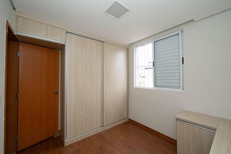 Apartamento à venda com 78m², 3 quartos e 2 vagas Apartamento à venda com 78m², 3 quartos e 2 vagasQUARTO2