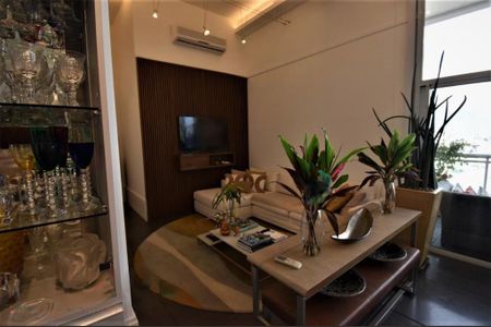 Apartamento à venda com 2 quartos, 128m² em Cerqueira César, São Paulo