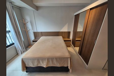 Sala/Quarto de kitnet/studio para alugar com 1 quarto, 24m² em Vila Cordeiro, São Paulo