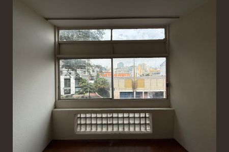 Apartamento à venda com 78m², 1 quarto e sem vaga